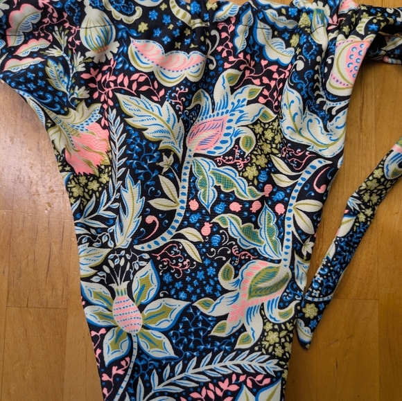 2/$25-Quintsoul NWOT Triangle Bikini Size Small Floral - Picture 6 of 8